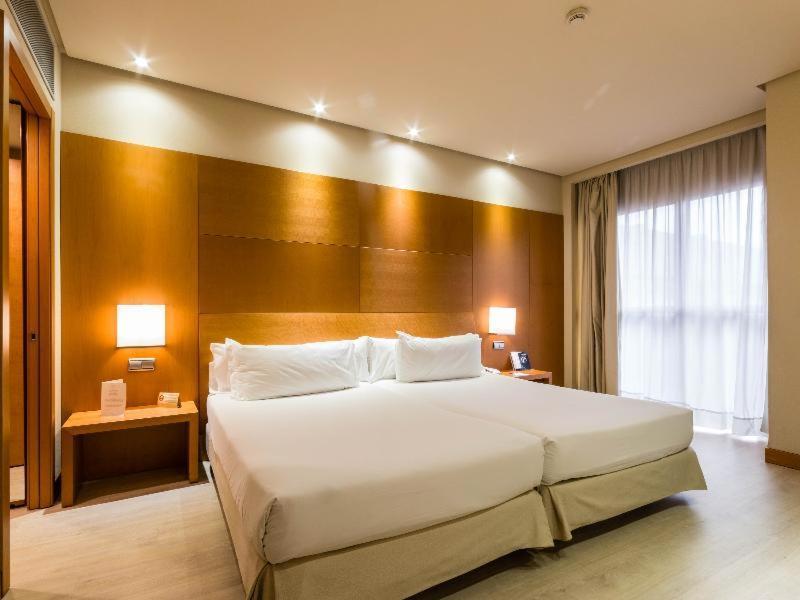 Silken Puerta Madrid Hotel Phòng bức ảnh